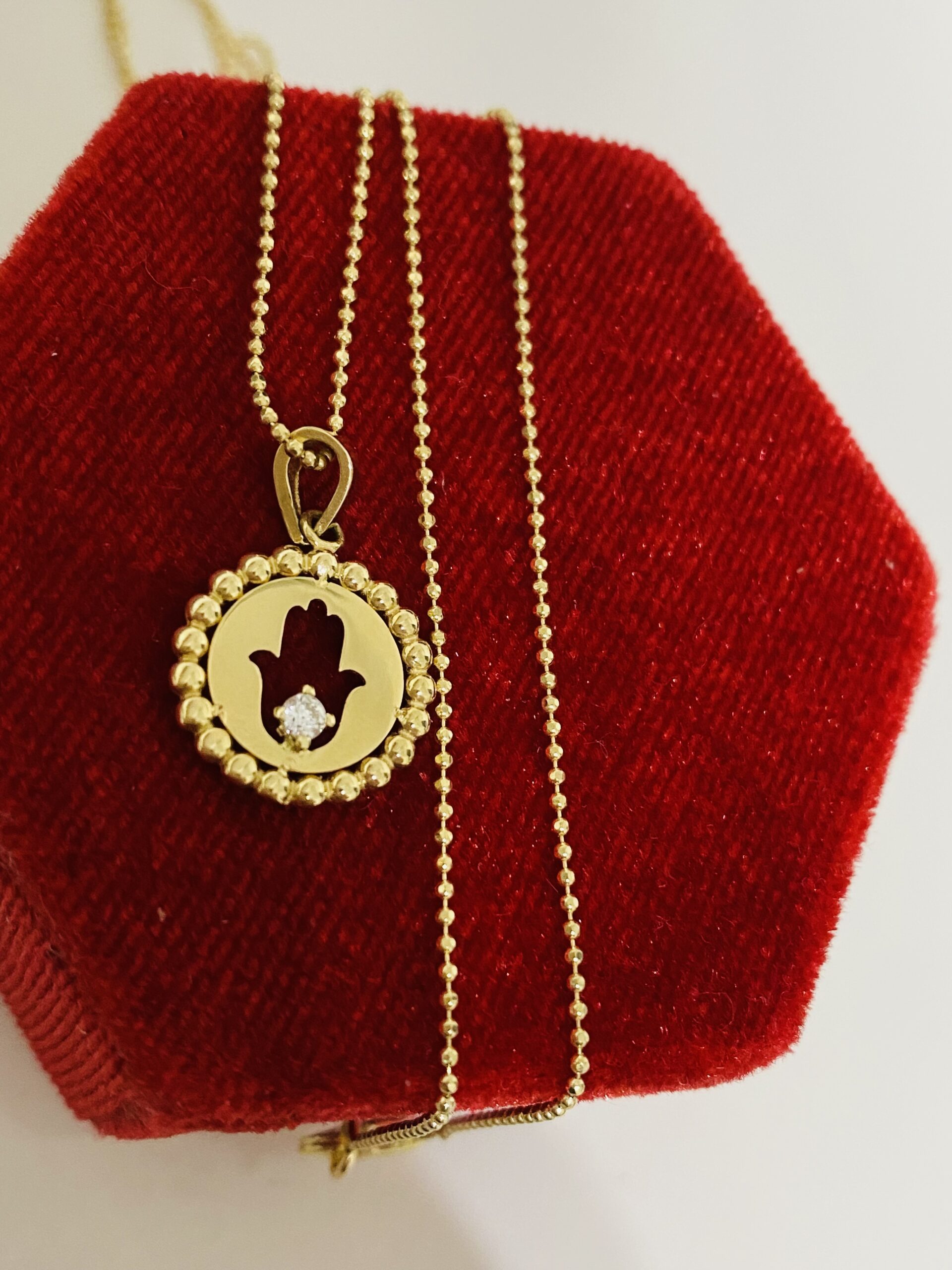 14k Gold chain and pendant BOON42