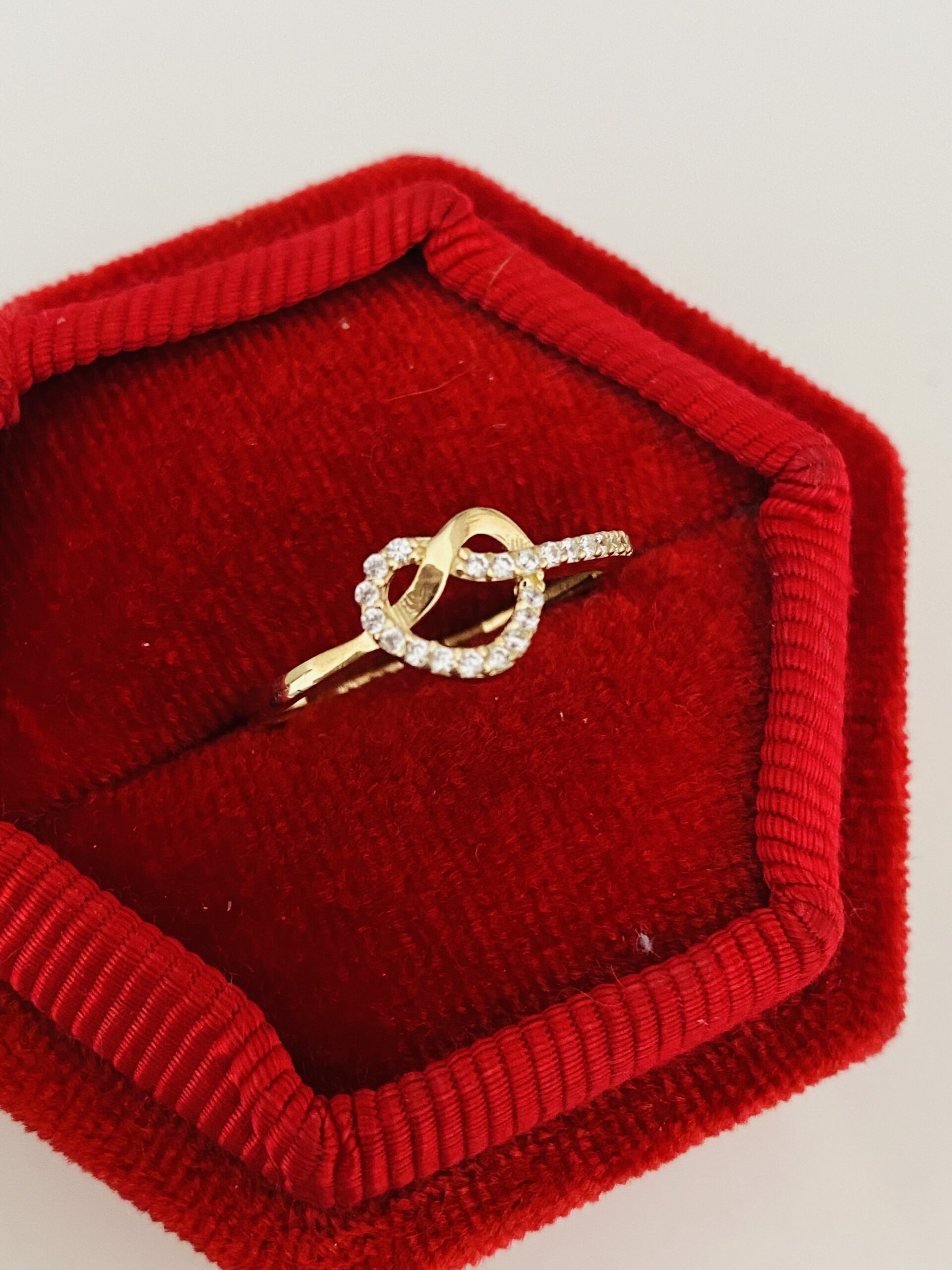 14k gold ring JUL27 size 15/55/O