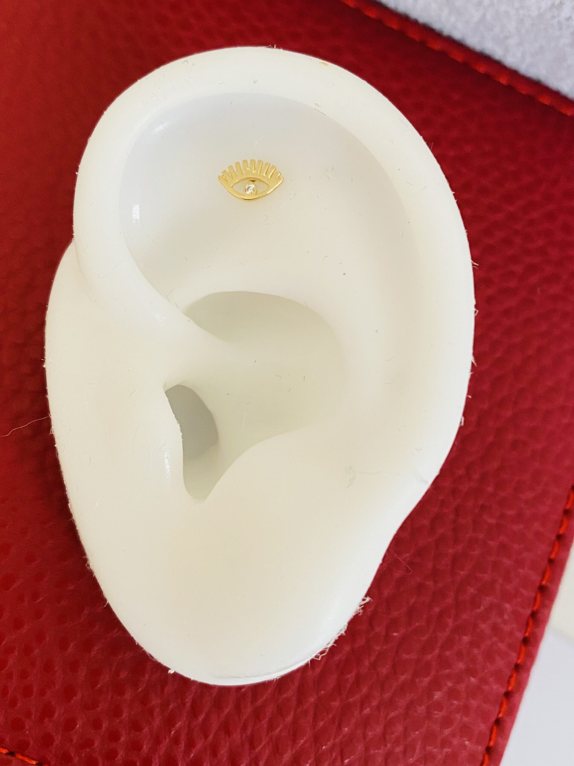 14k gold earrings pierce GO31