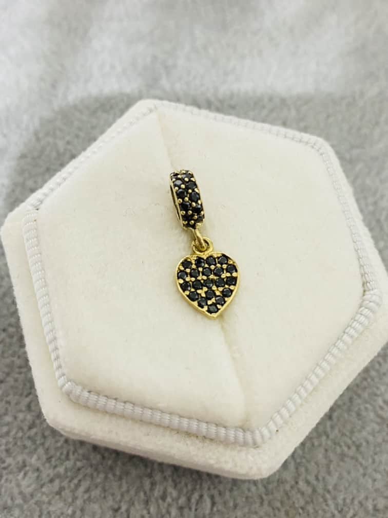 14k Gold Charm Heart with black stones Ian 16