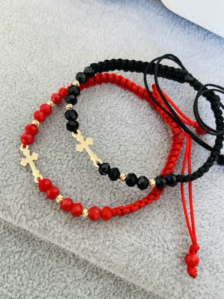 14k Gold string set bracelet with middle small cross and beads JAY5A1