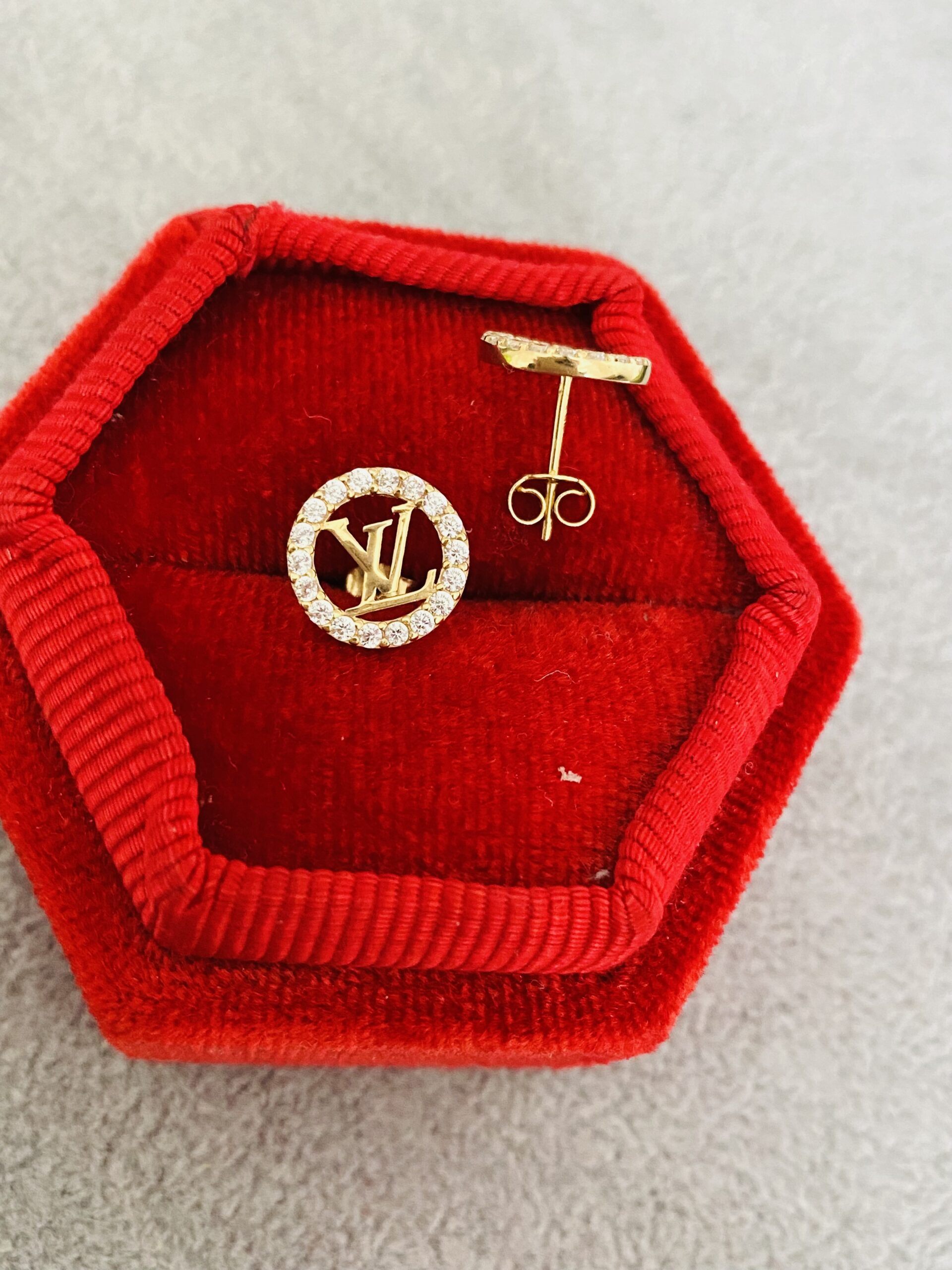 14k Gold earrings AST137