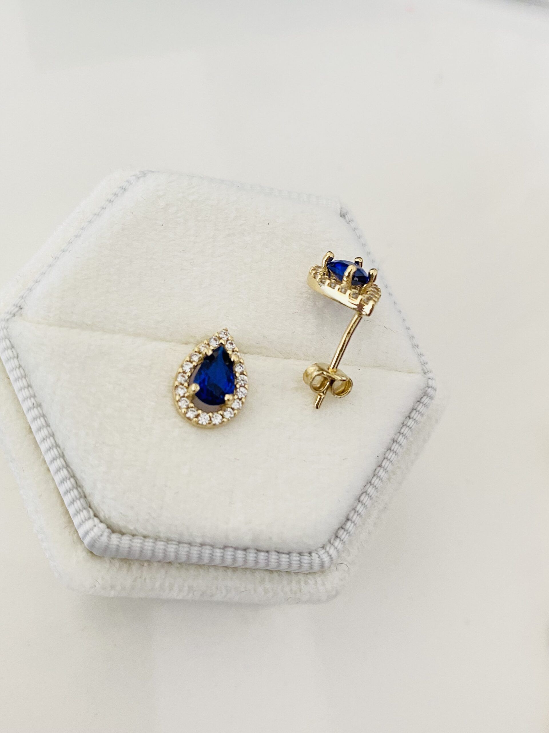 14k Gold earrings SPT18