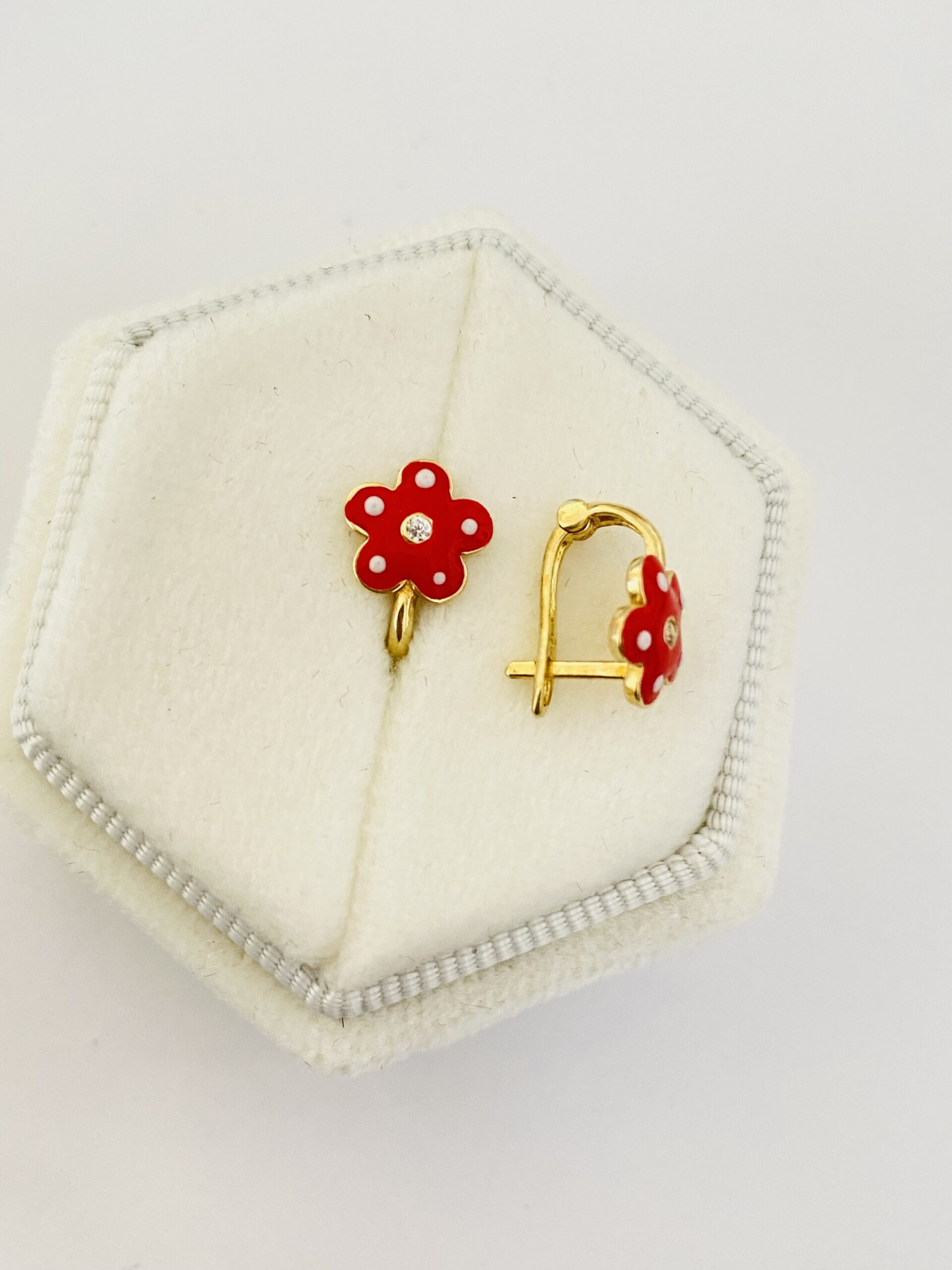 14k Gold earrings SPT39