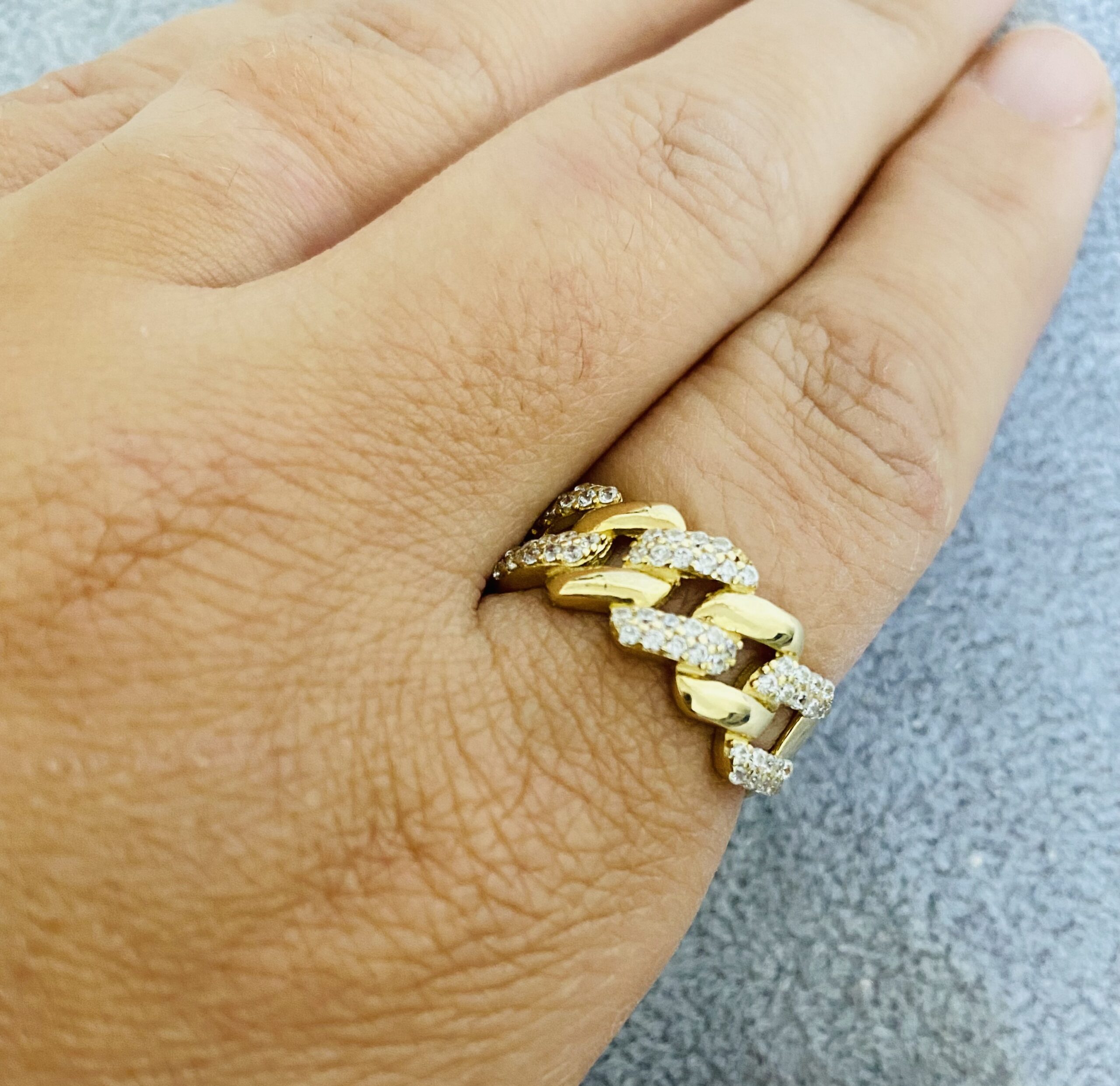 14k gold ring ST8 size 18/58/R
