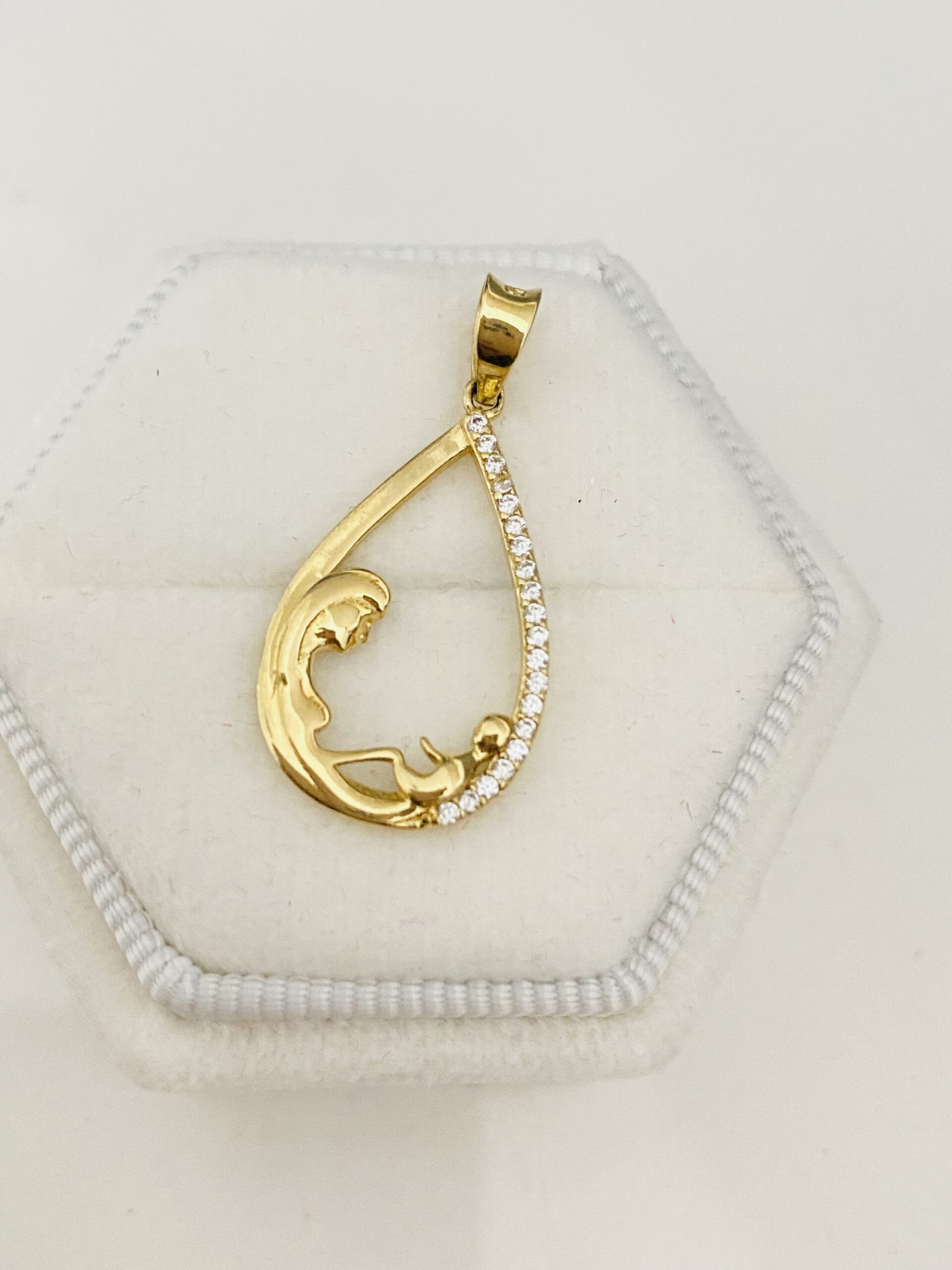 14k gold pendant 1SEPT10
