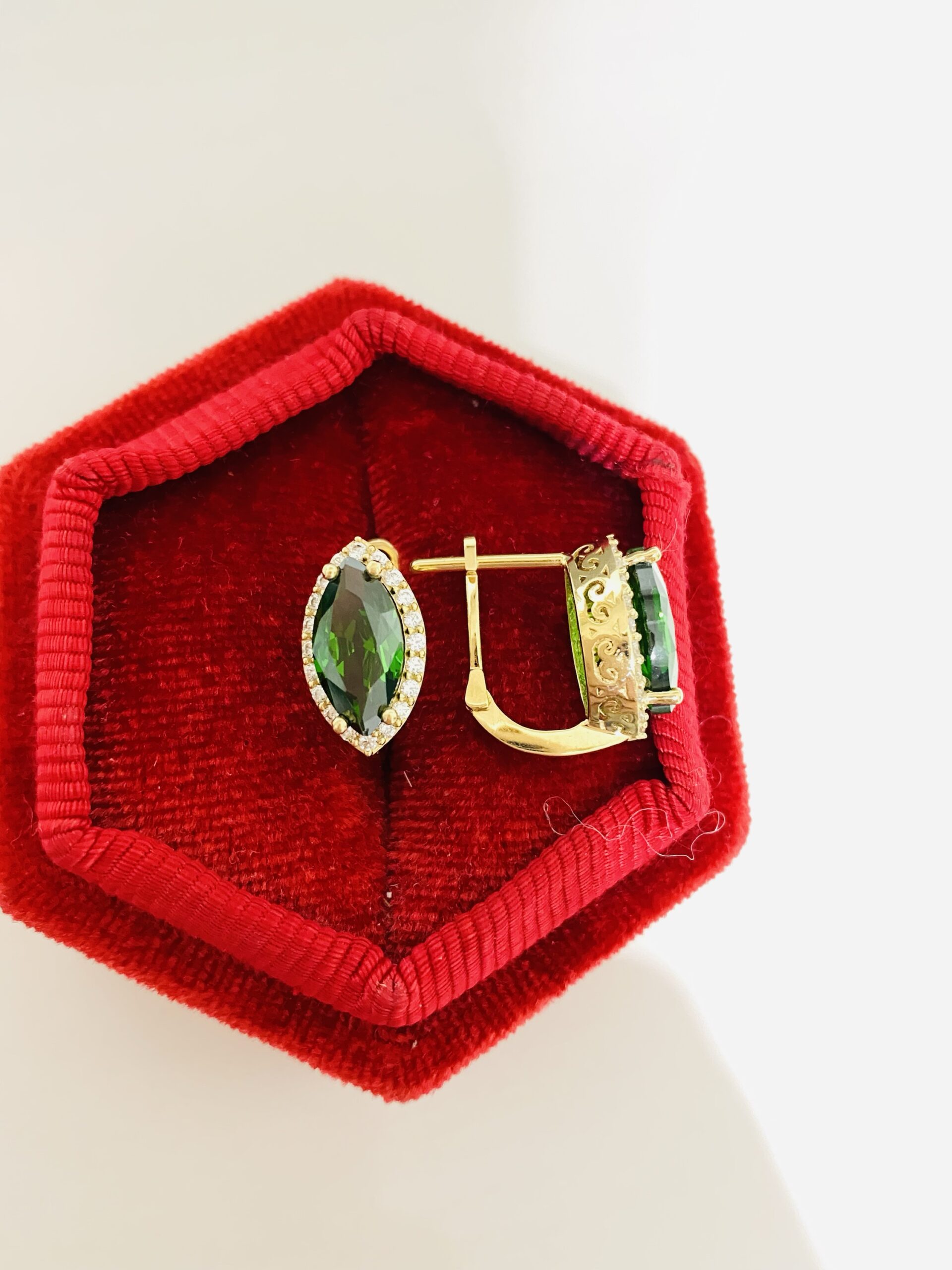 14k Gold earrings HOE24