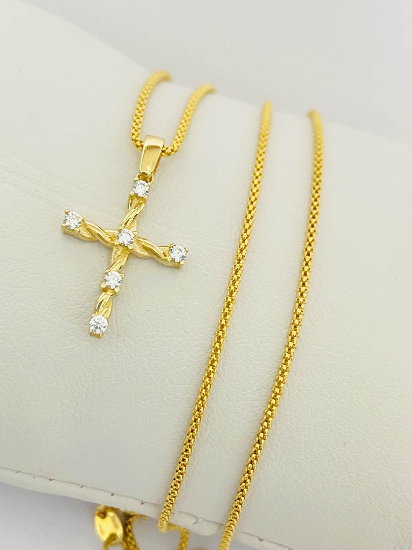 14k gold chain and pendant 25FB30