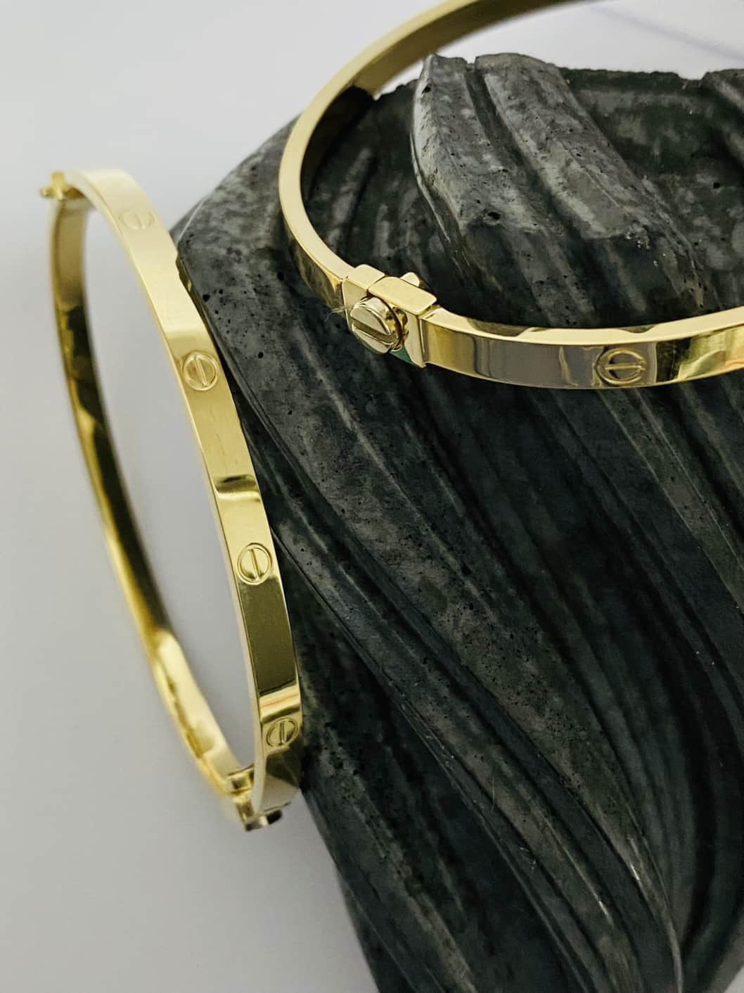 14k gold empty bangle bracelet with screw 25MRTE010