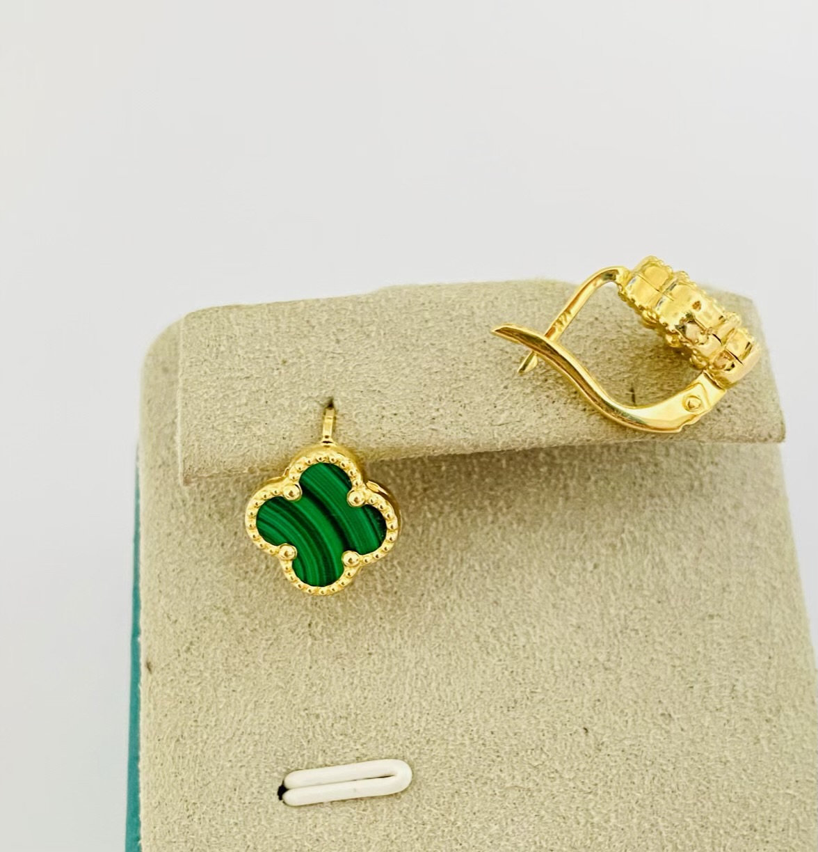 14k gold earrings 25AG005