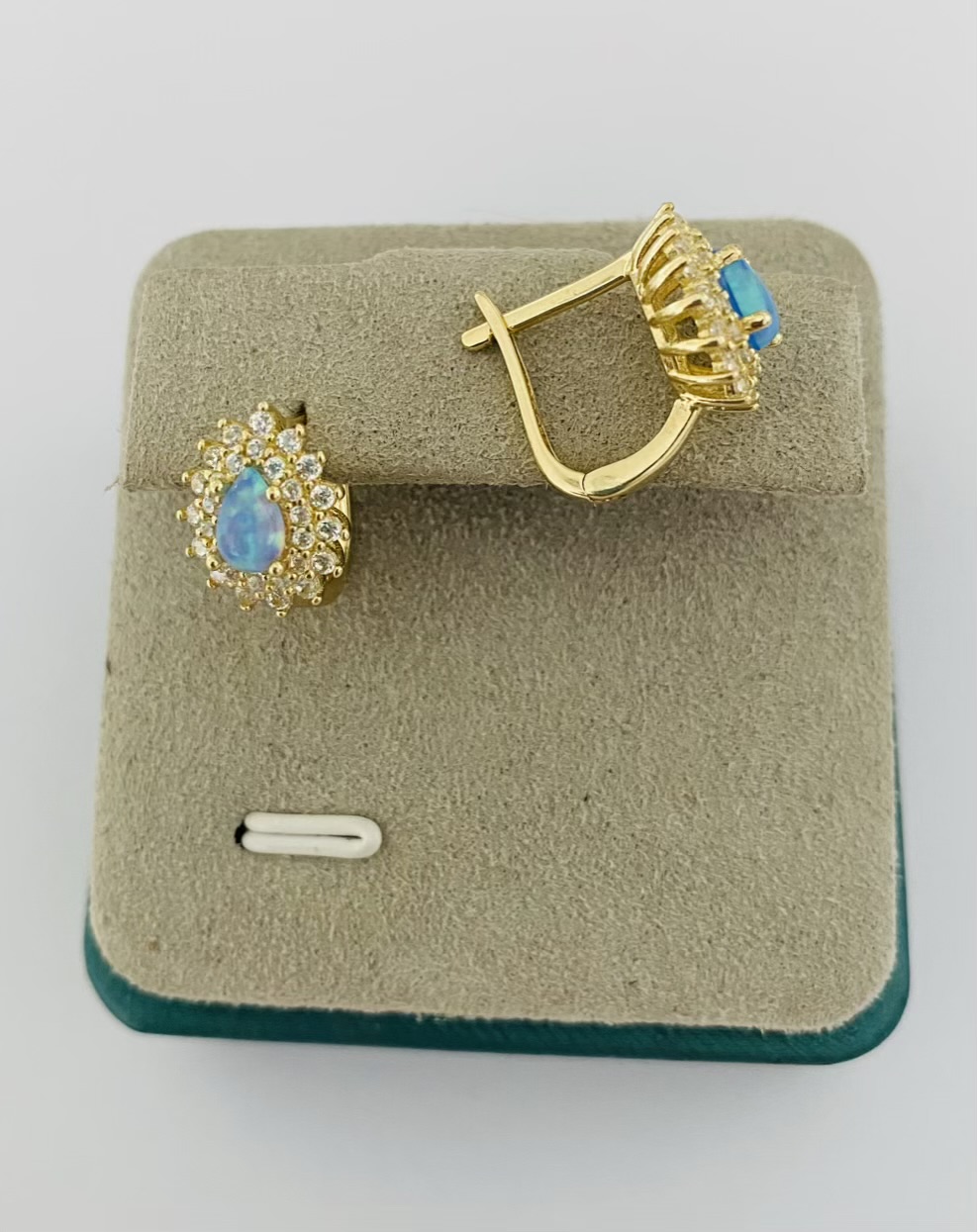 14k gold earrings 25AG008