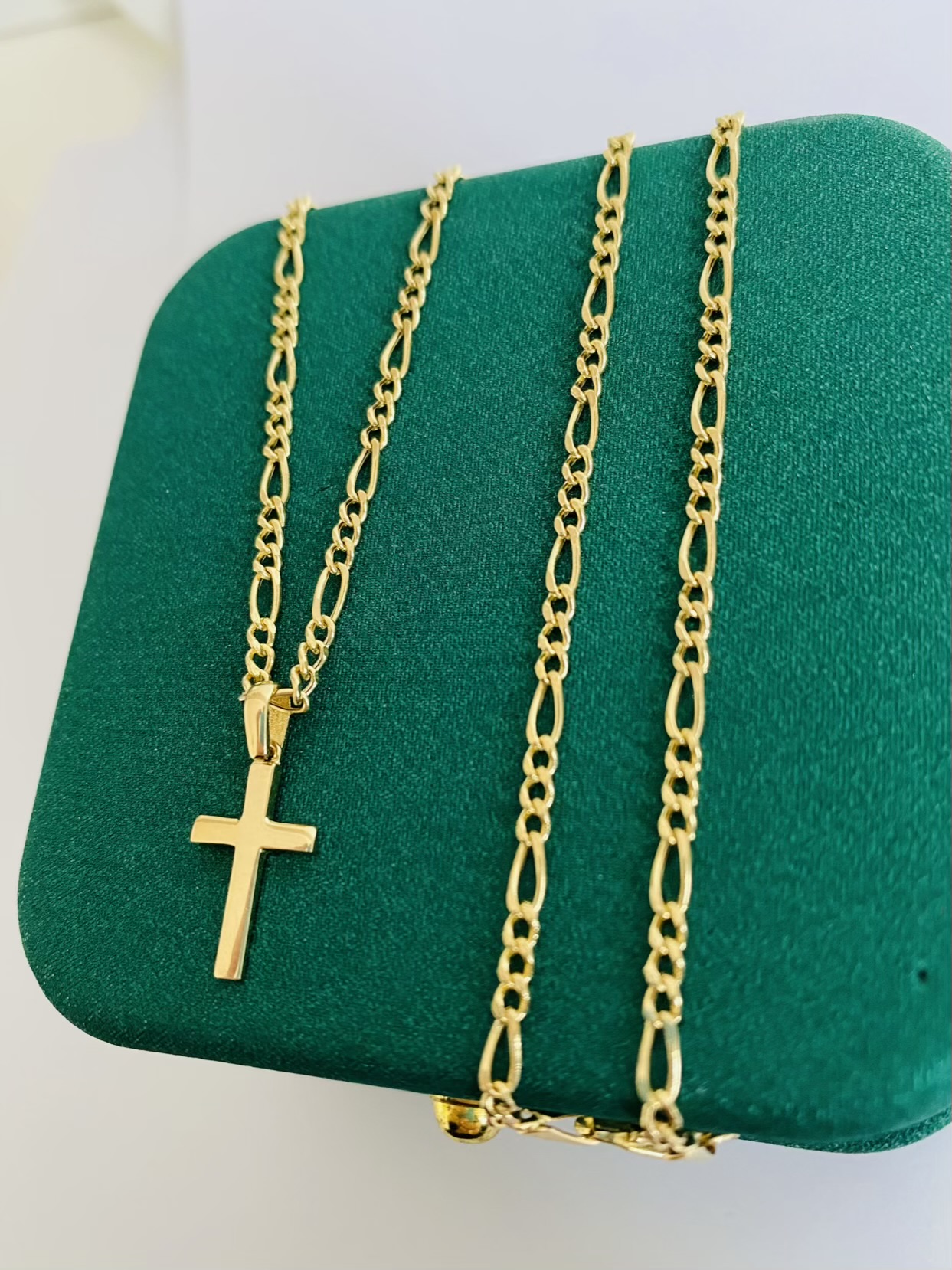 14k gold Chain and Pendant 25GUST35