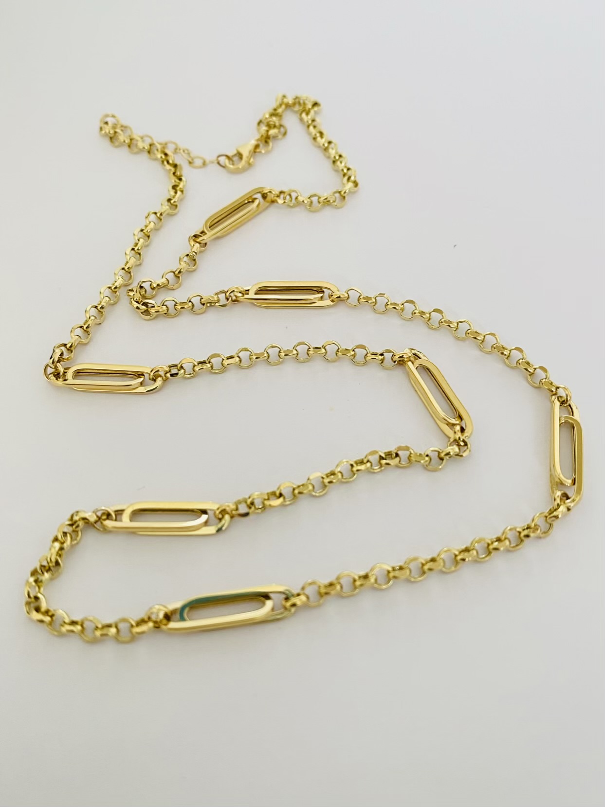 14k gold Chain and Pendant 25GUST46
