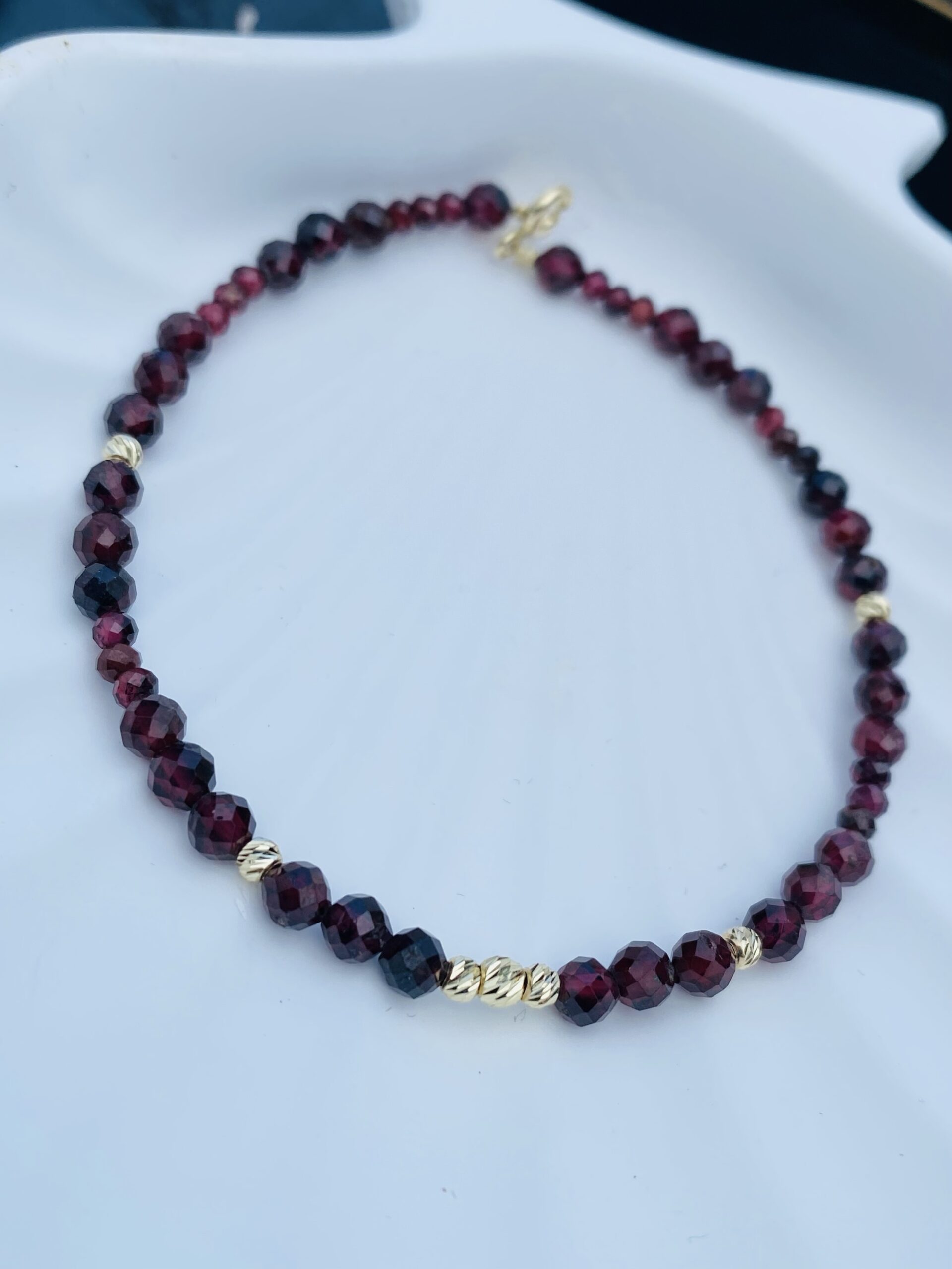 14k gold 2-5mm-3mm beads and natural 4mm and 2mm natural Garnet beads and stone 19cm