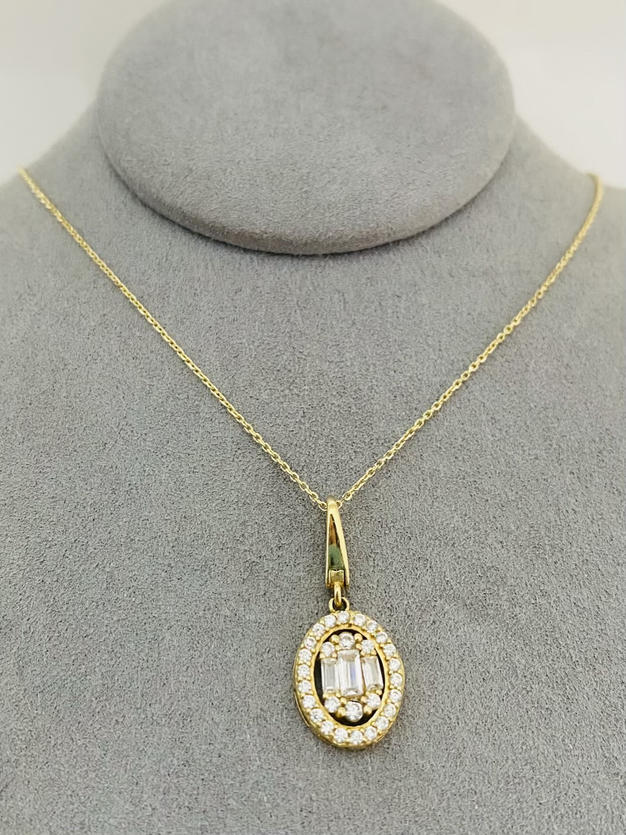 14k gold Chain and Pendant 50cm 25OCTB082