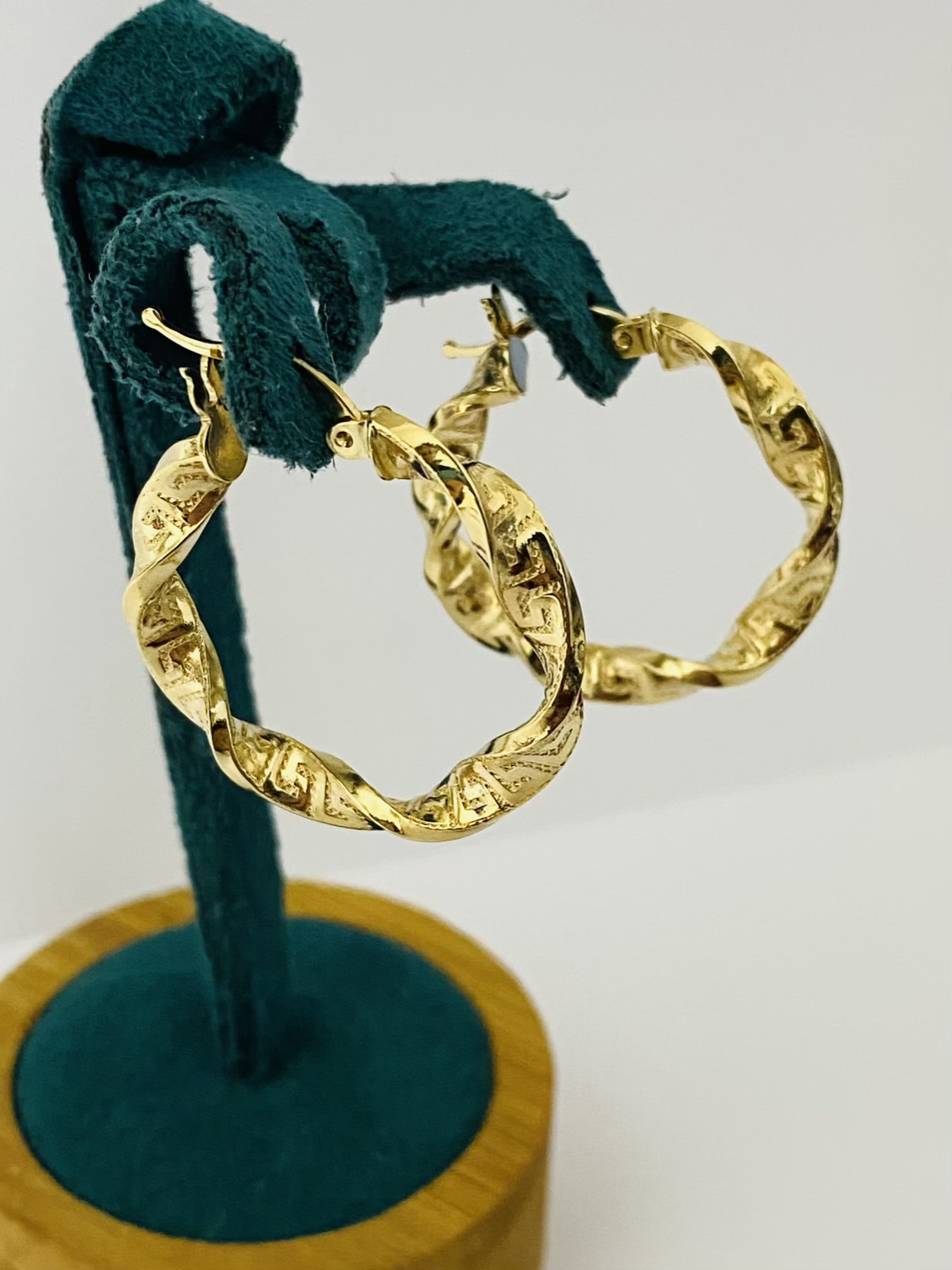 14k gold Earrings 25NOV62