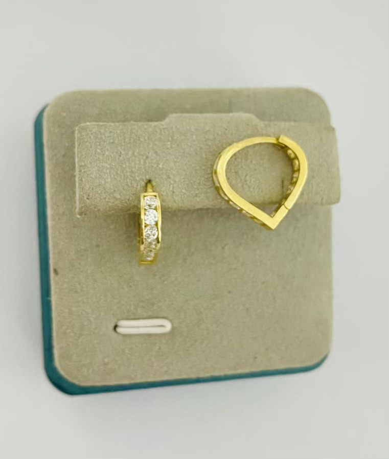 Dazzling 14K Gold Earrings 26J001