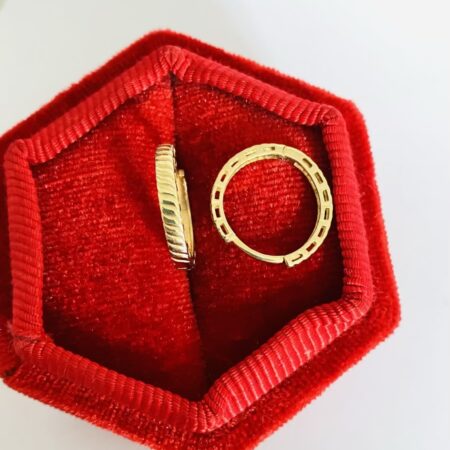 Fine 14k gold earrings  Round9