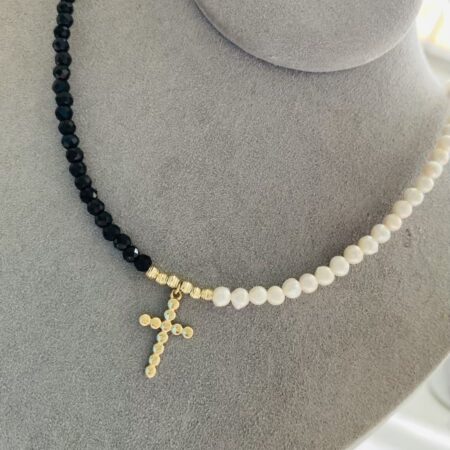 14k gold cross and 2.5mm beads with 3mm black spinel and 3mm freshwater Perls 39cm