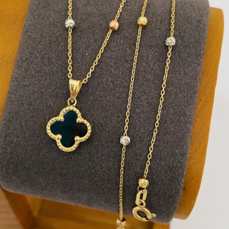Fine 14k gold chain and pendant 26MAY843